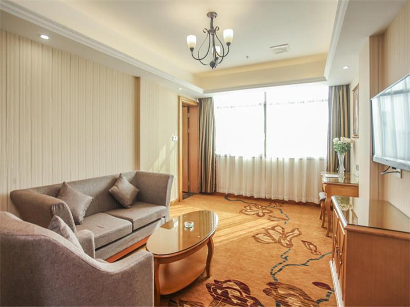 Vienna Hotel Fuzhou Linchuan Avenue ภายนอก รูปภาพ
